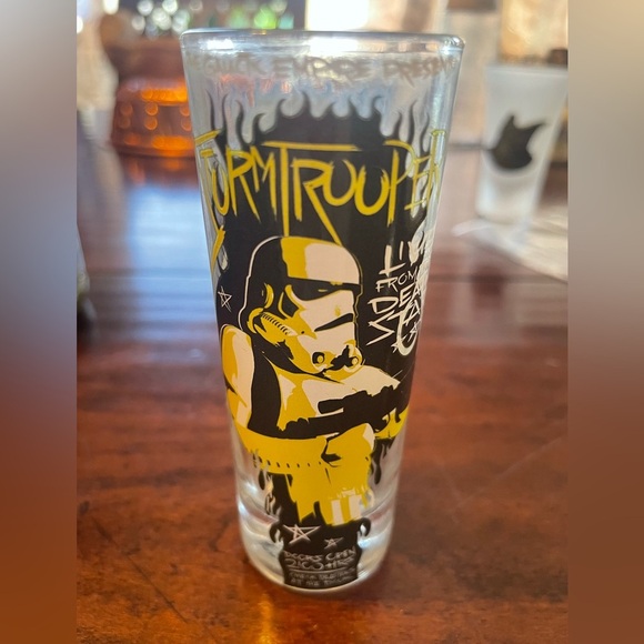 Zac Designs Darth Vader double shot glass - Picture 2 of 3